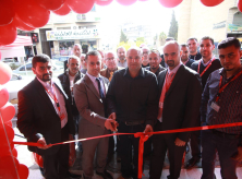 الوطنية موبايل تفتتح أول وكيل ومركز خدمات معتمد في العيزرية