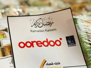 توزيع وجبات سحور في مخيم مدارس العرب